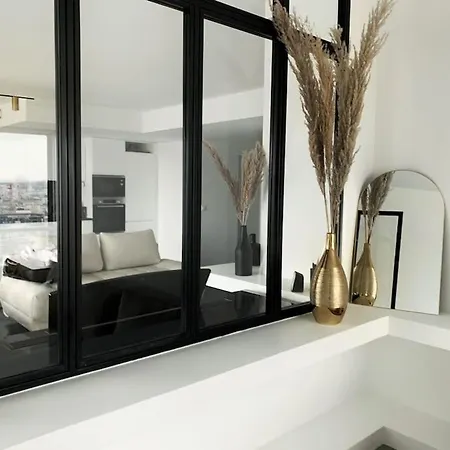 Rare 75m2 Parisian Apartment, Breathtaking Views! *